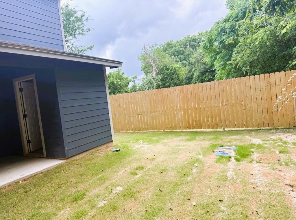 240 W Elm St - Photo 16