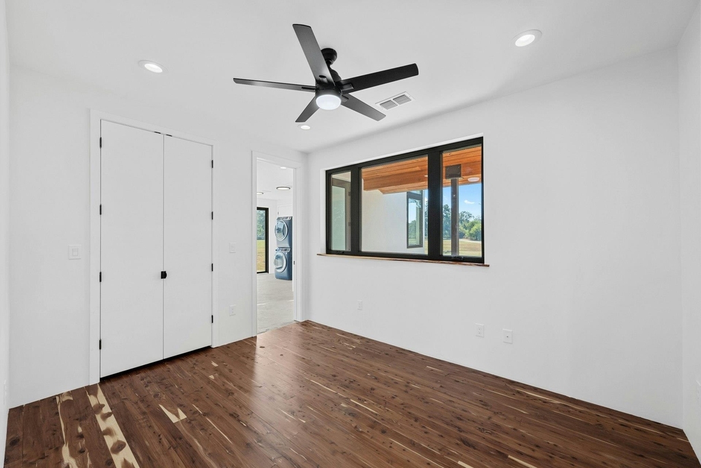 1802 Man O War Dr - Photo 10
