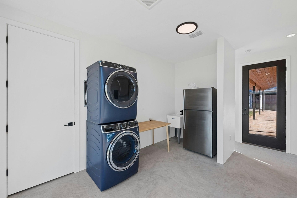 1802 Man O War Dr - Photo 15