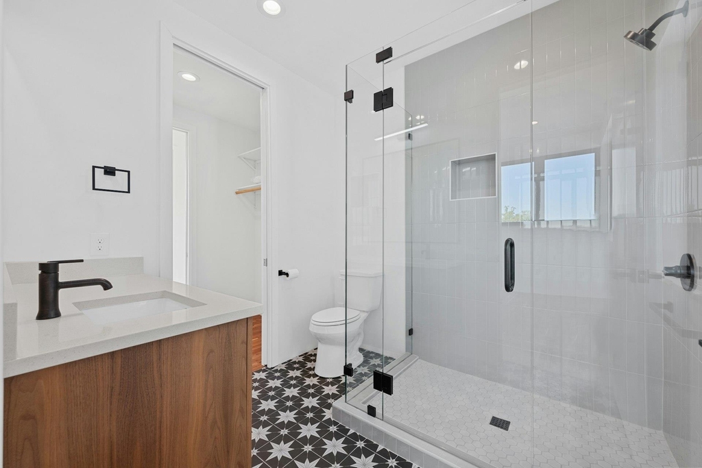 1802 Man O War Dr - Photo 14