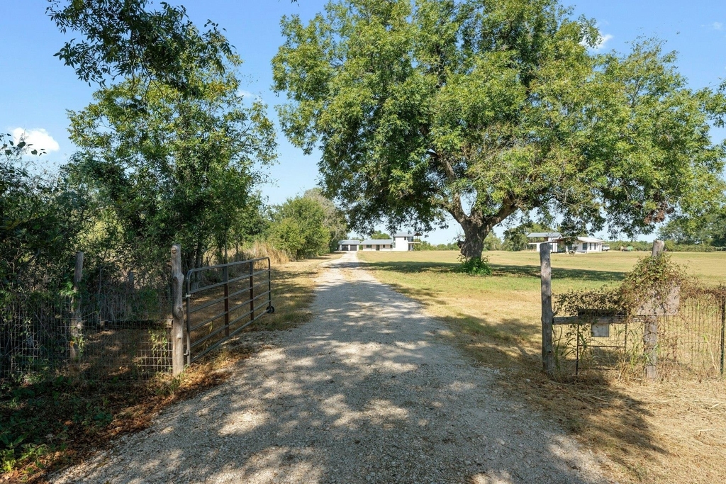 1802 Man O War Dr - Photo 27