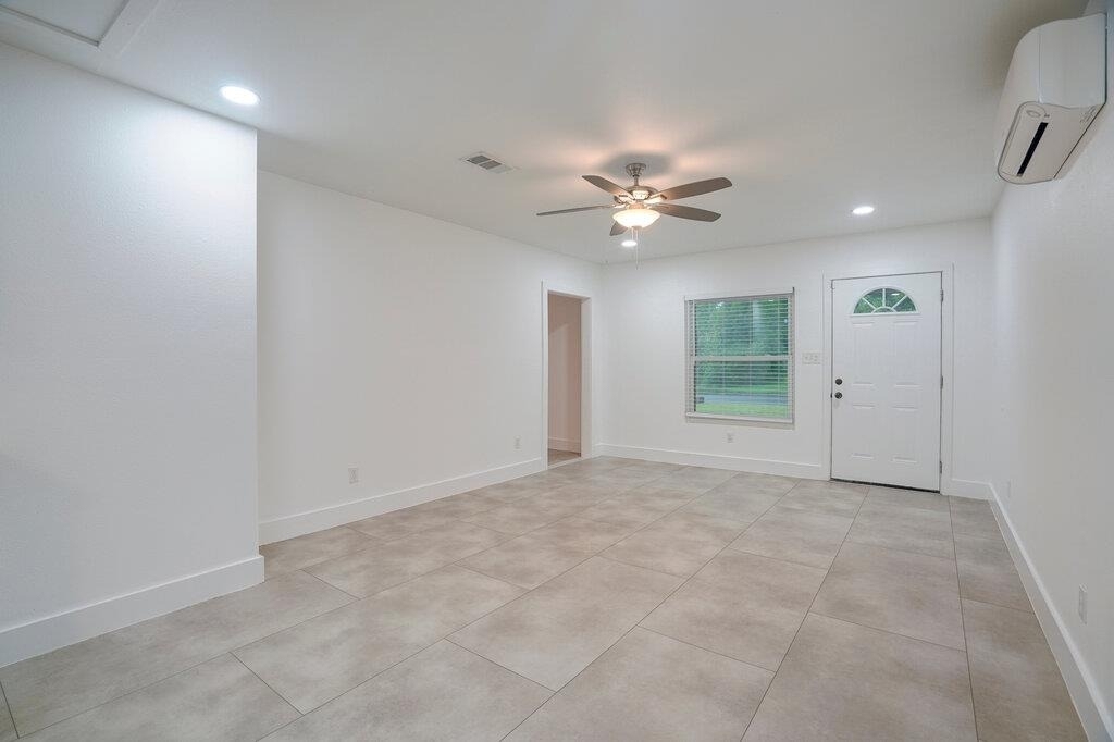 1800 Grace St - Photo 3