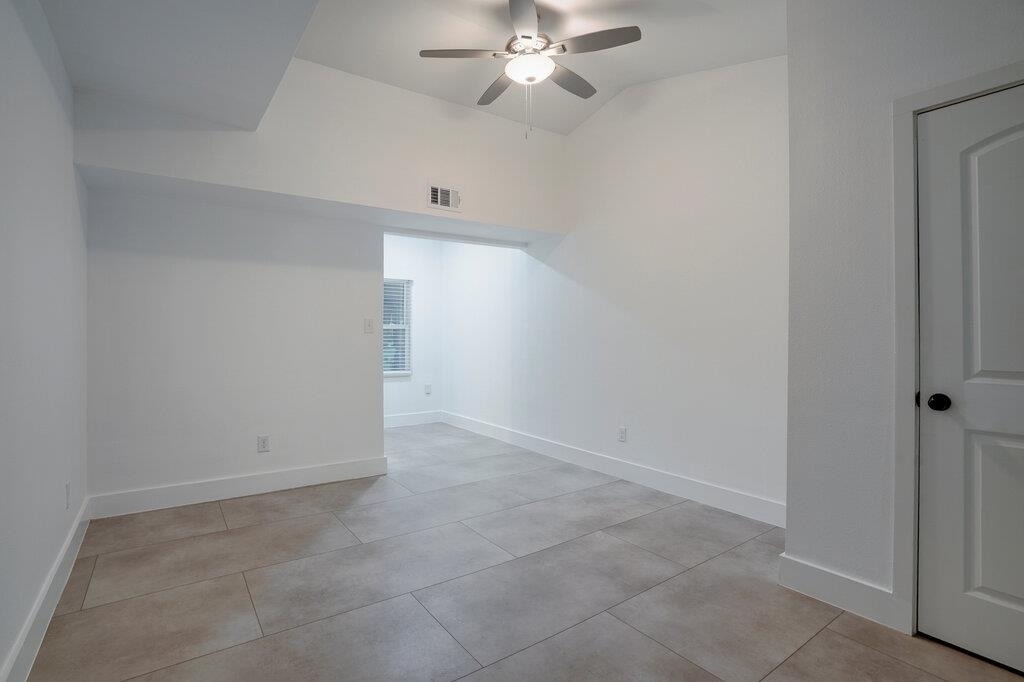 1800 Grace St - Photo 7