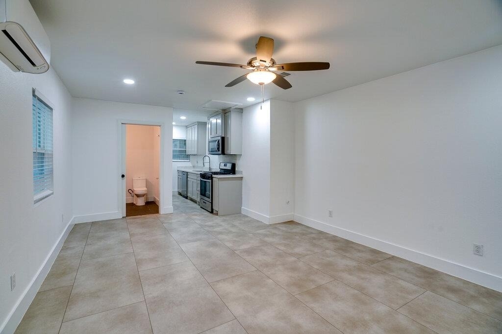 1800 Grace St - Photo 15