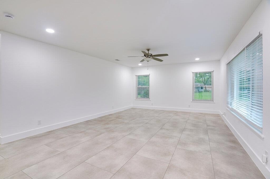 1800 Grace St - Photo 2