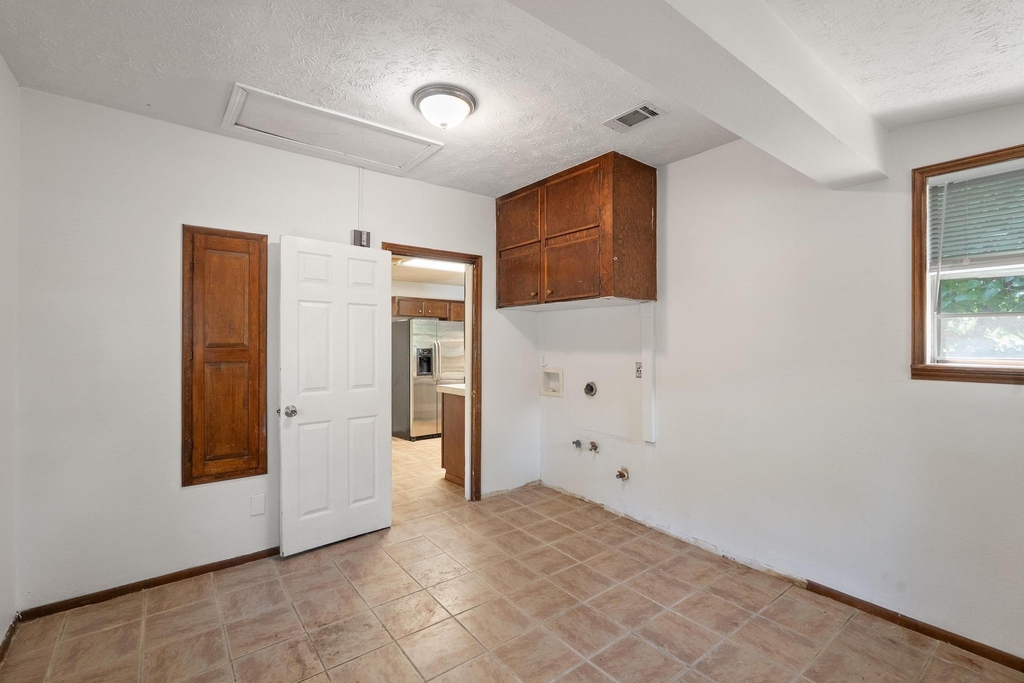 4616 E Cesar Chavez St - Photo 16