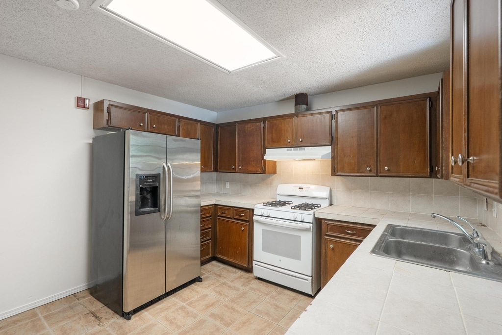 4616 E Cesar Chavez St - Photo 12