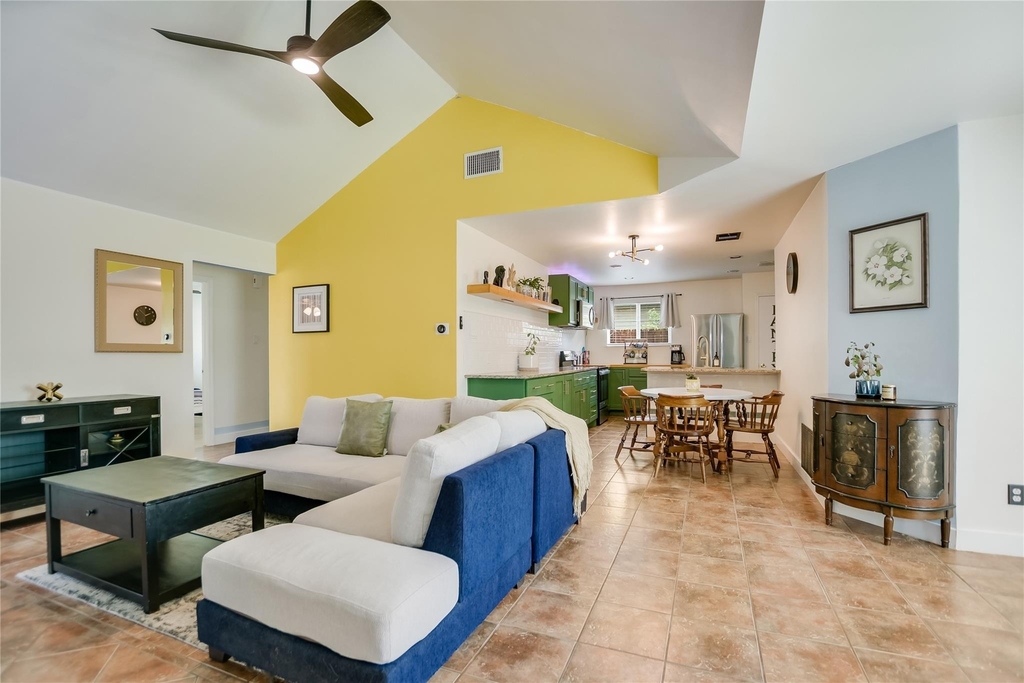 4702 Crest Oak Rd - Photo 2