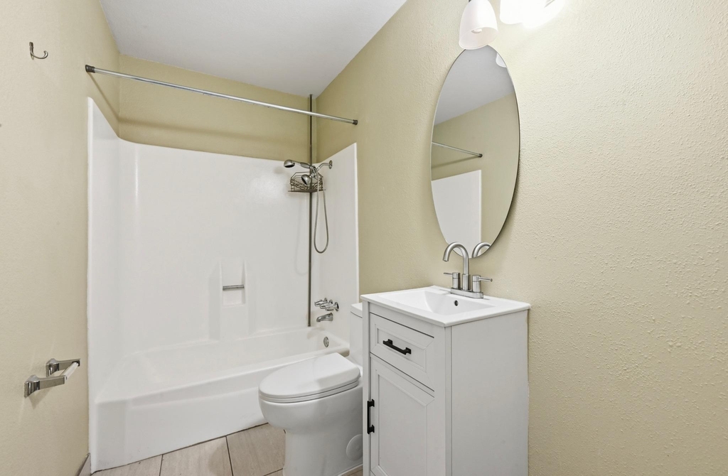 2124 Burton Dr - Photo 14