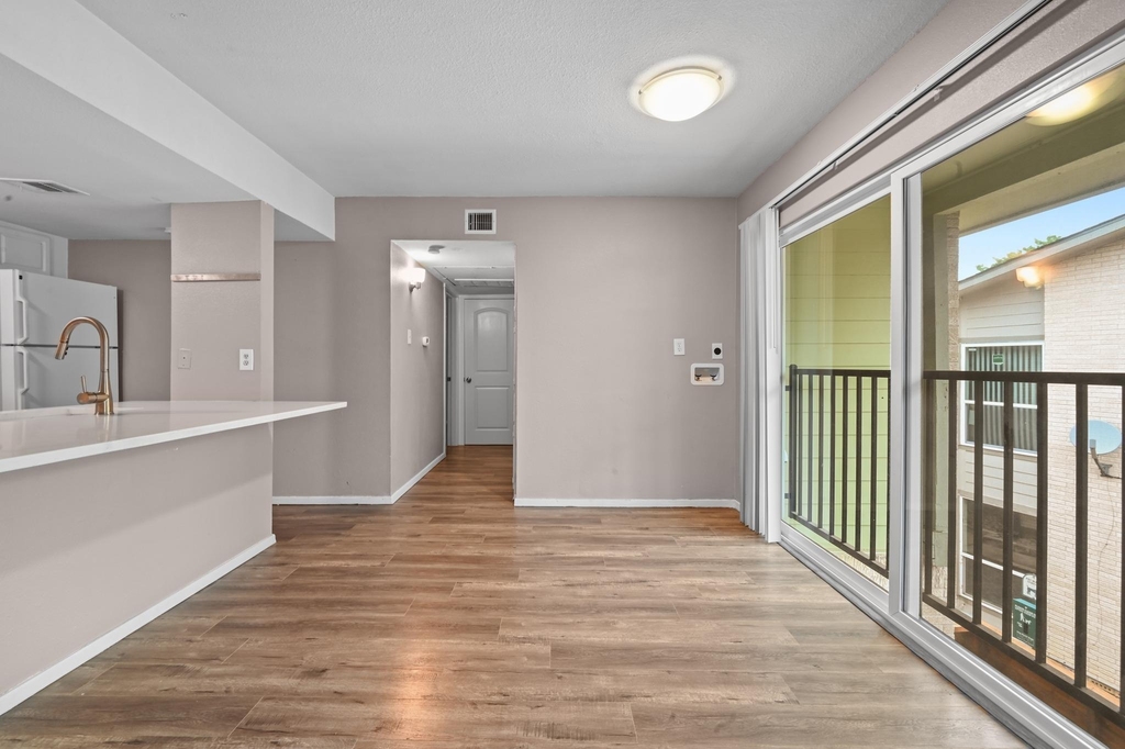 2124 Burton Dr - Photo 7
