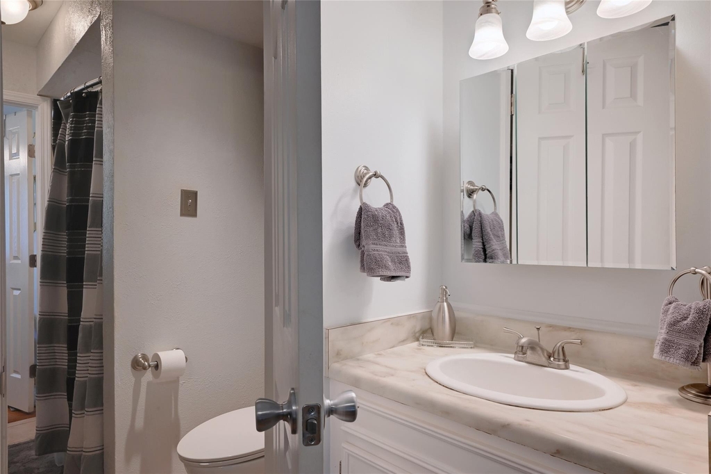 2437 Crosswind Dr - Photo 9