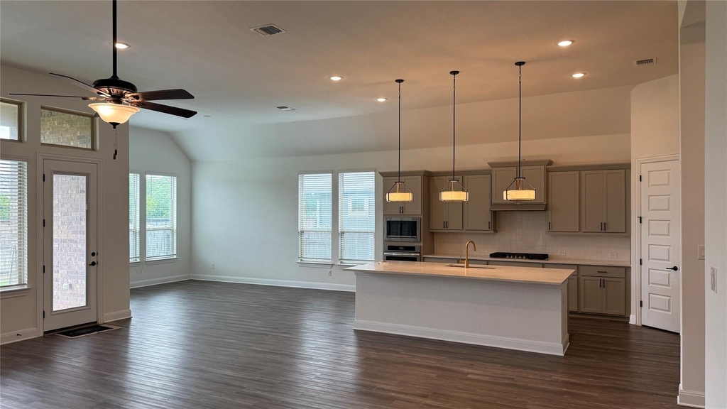352 Olympic Park Dr - Photo 9