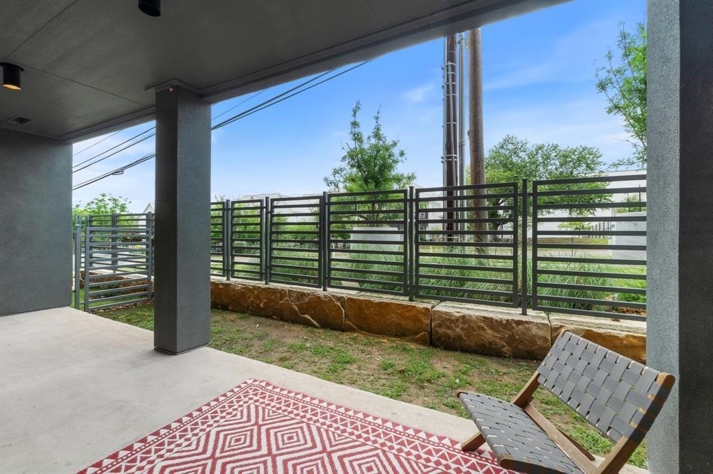 4801 Springdale Dr - Photo 9