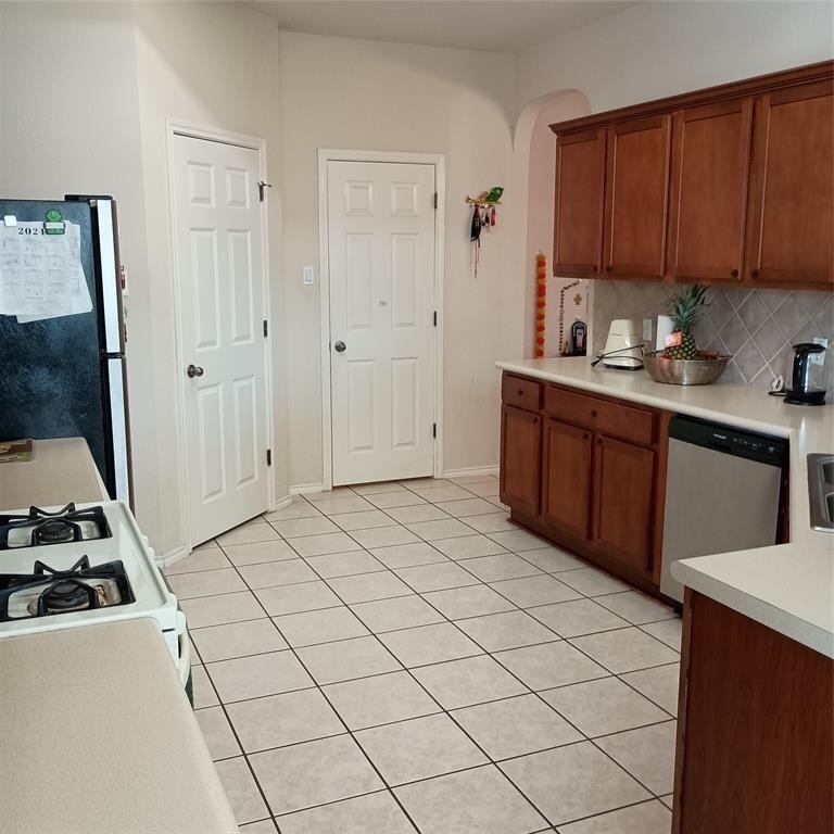 11616 Fletcher Hall Ln - Photo 2