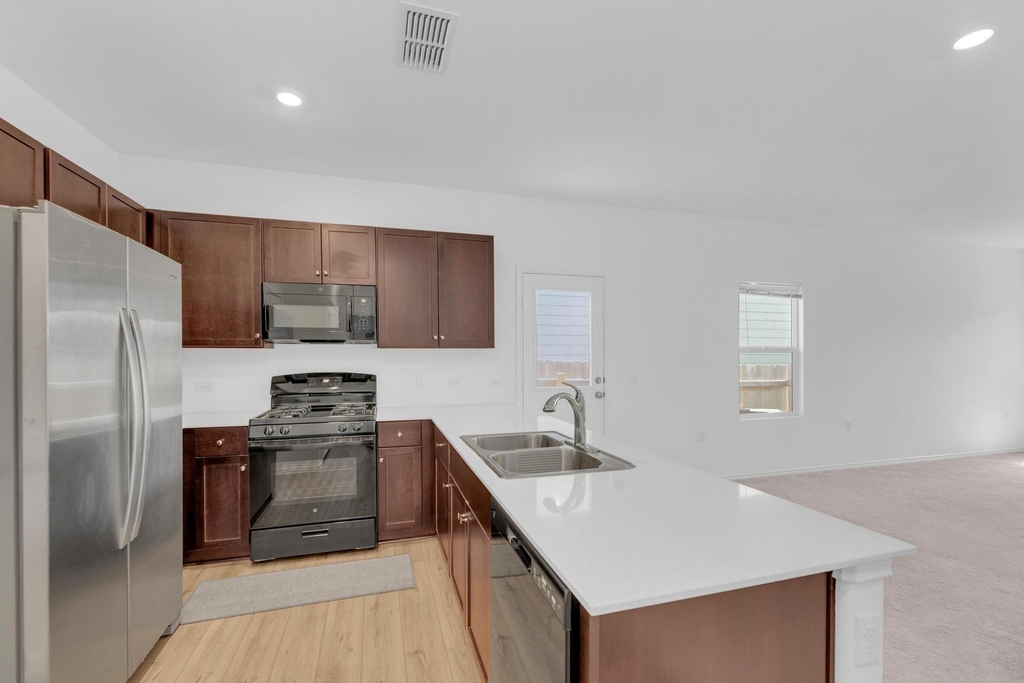 2812 Dezmond Diamond Ct - Photo 9