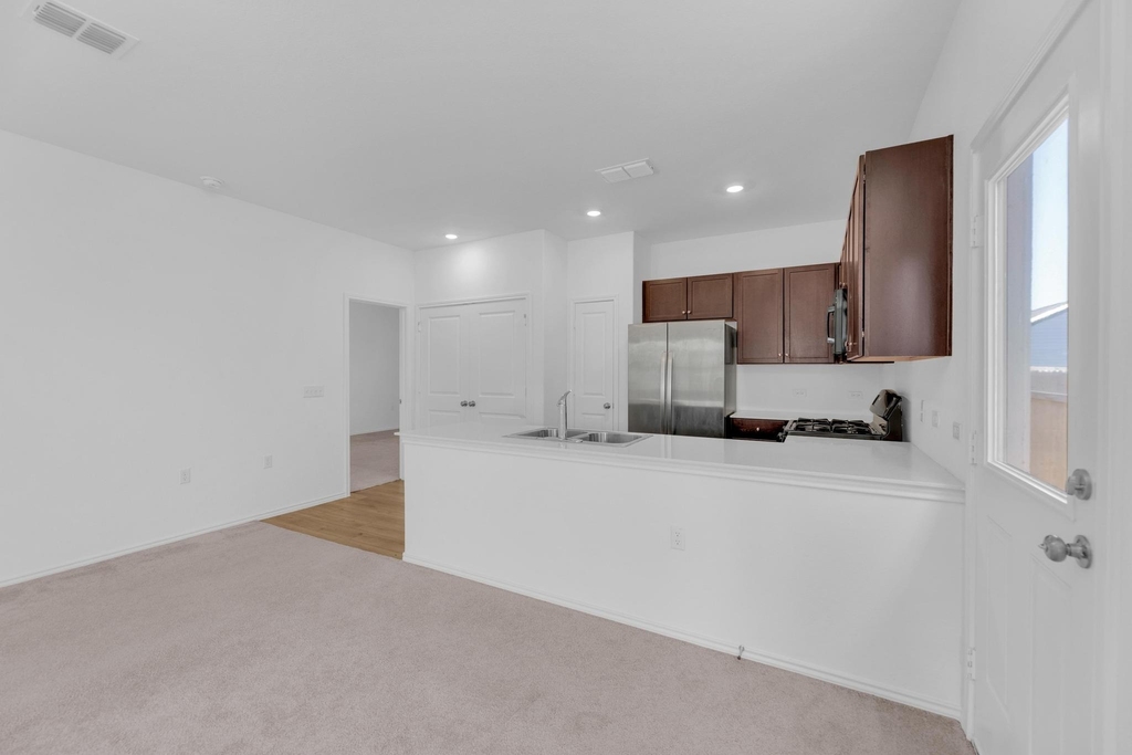 2812 Dezmond Diamond Ct - Photo 6