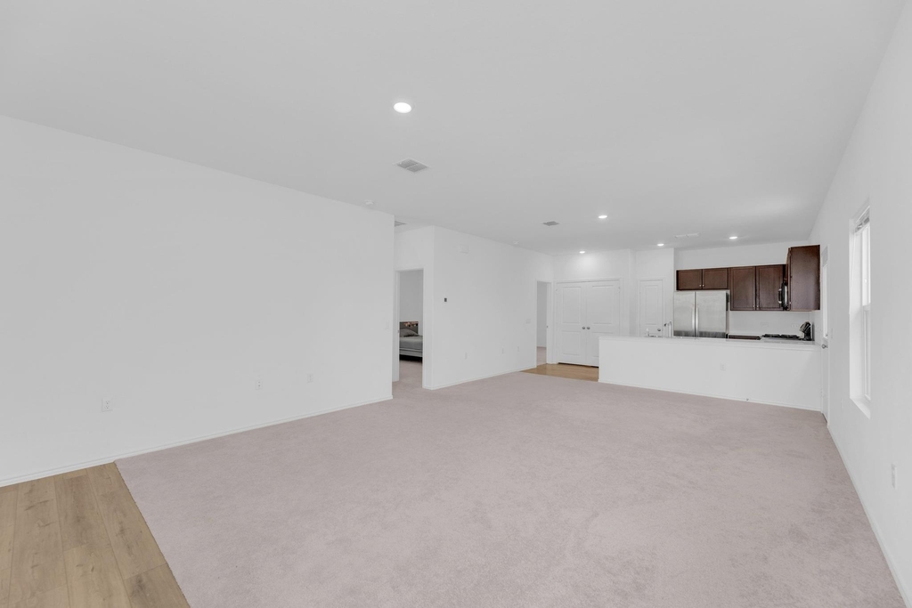 2812 Dezmond Diamond Ct - Photo 2