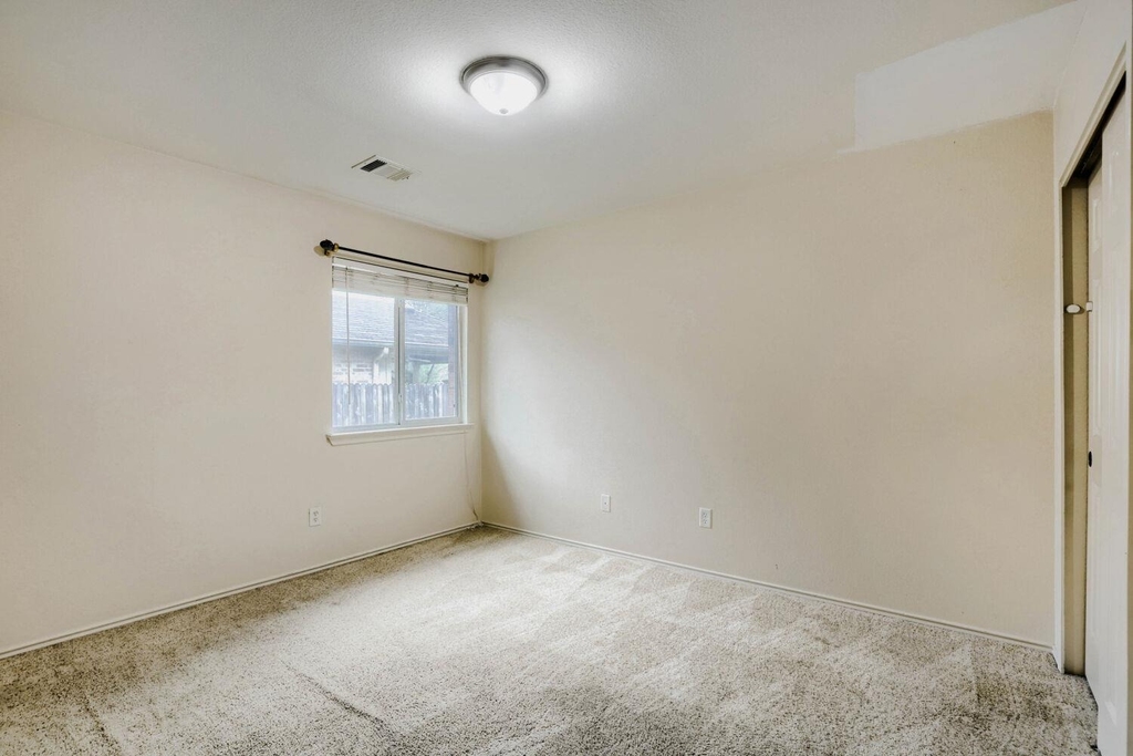 3410 Yogi Berra Way - Photo 14