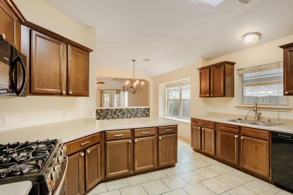 3410 Yogi Berra Way - Photo 2