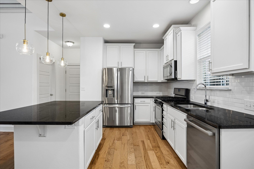 7203 Bertram Ct - Photo 6