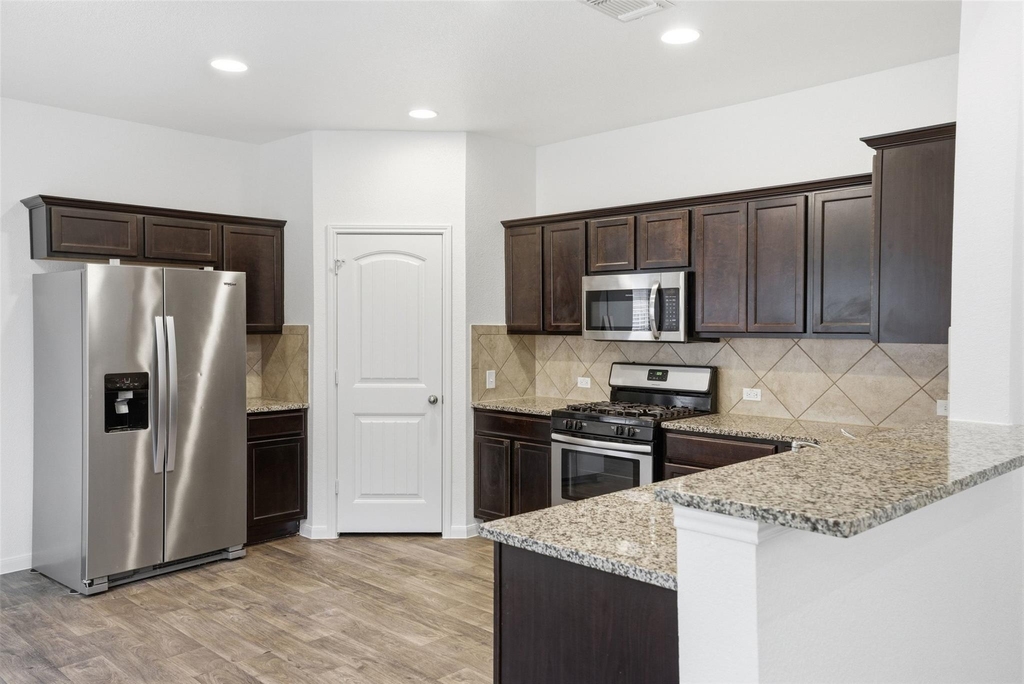 3009 Tilmon Ln - Photo 3