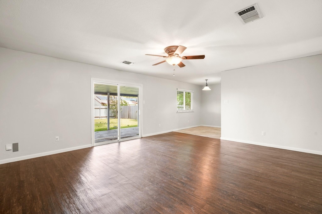 2004 Greenhill Dr - Photo 9