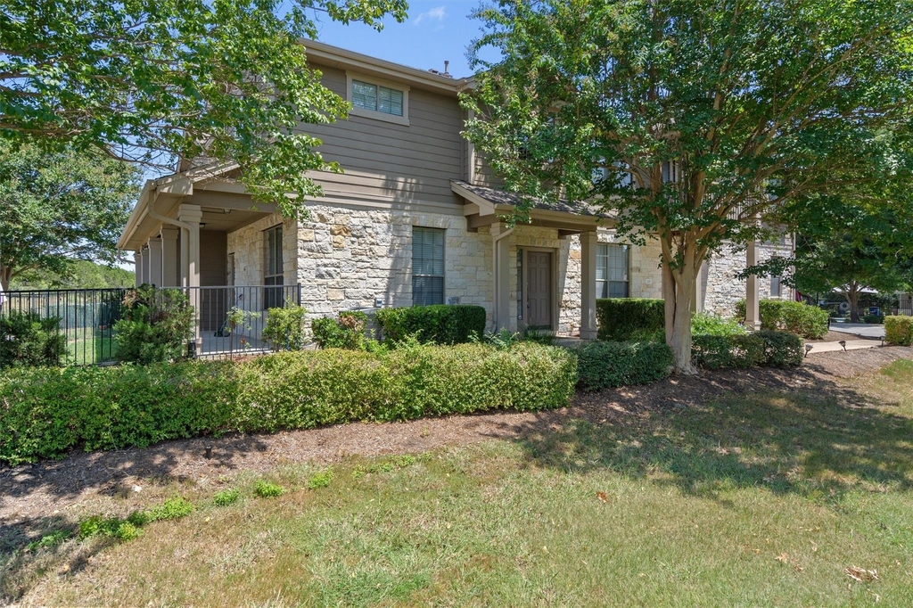 9201 Brodie Ln - Photo 1