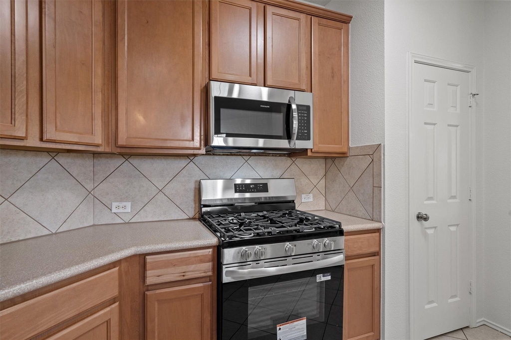 9201 Brodie Ln - Photo 7