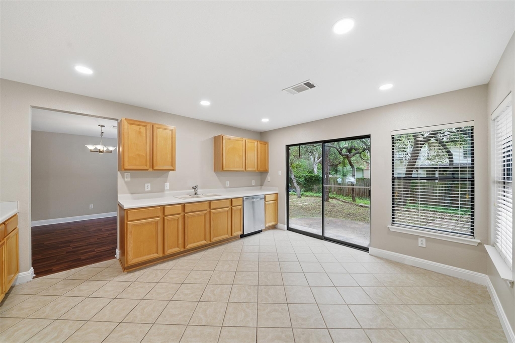 1304 Irene Dr - Photo 11