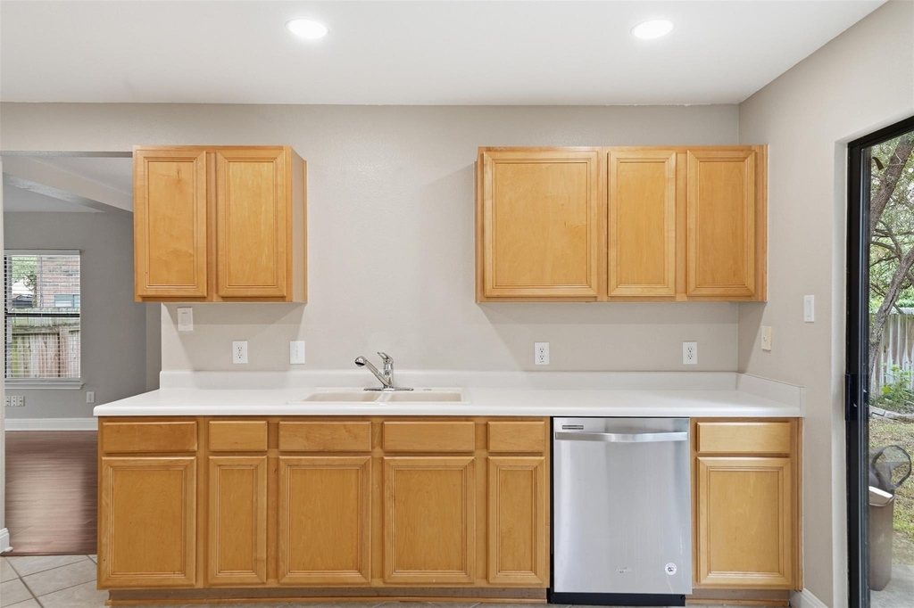 1304 Irene Dr - Photo 12