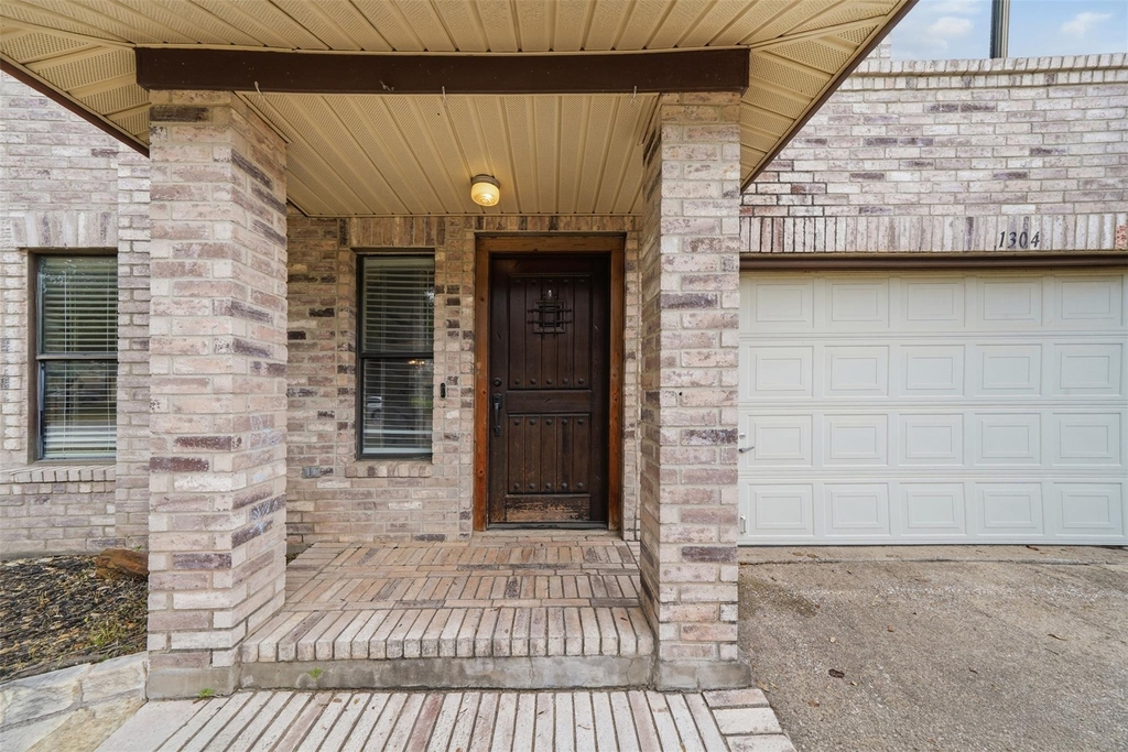 1304 Irene Dr - Photo 5