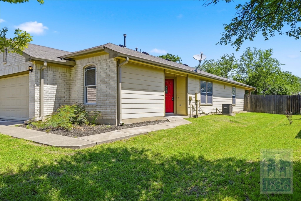 228 Pearl Lake Dr - Photo 1