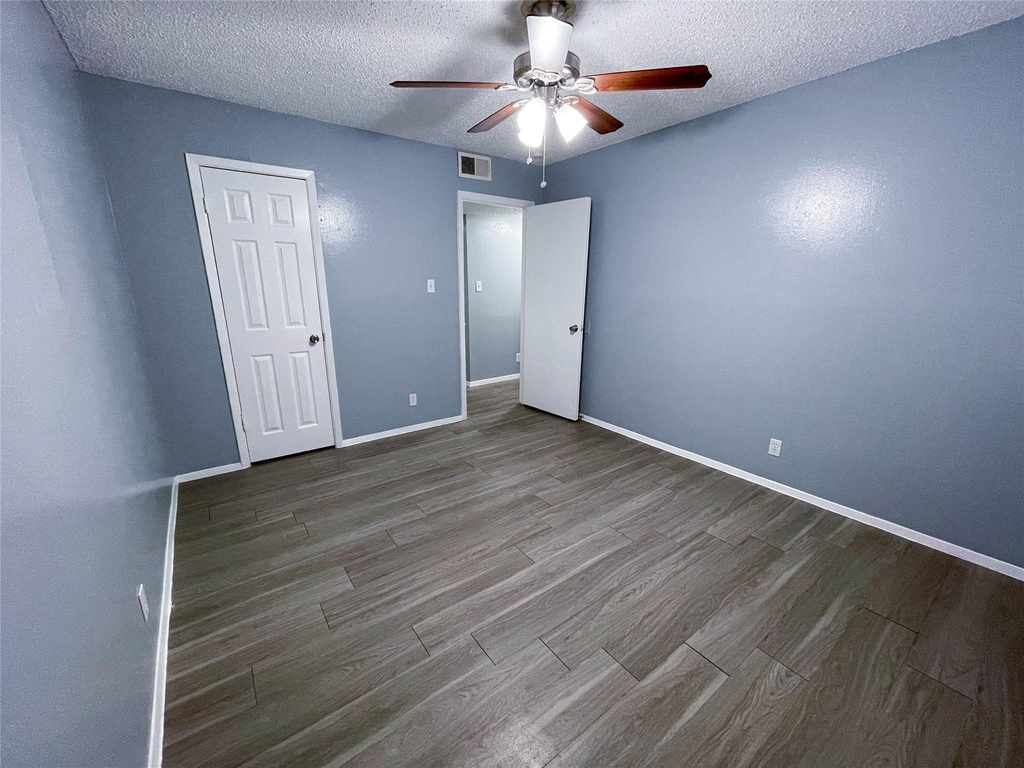 8907 Parkfield Dr - Photo 13