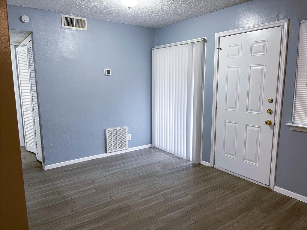 8907 Parkfield Dr - Photo 11