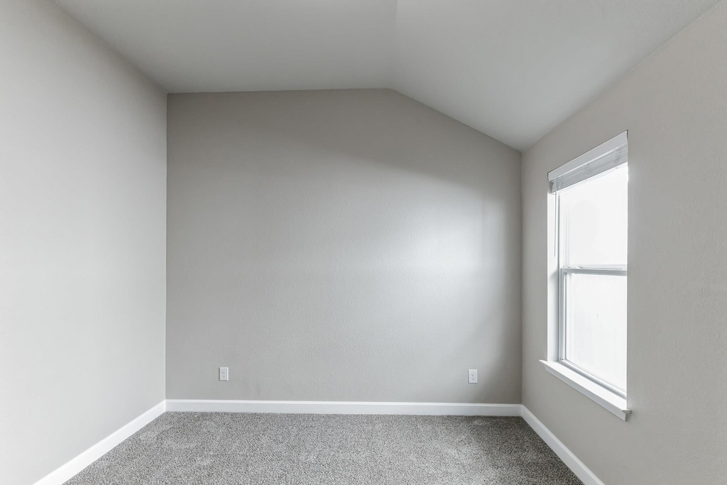 6044 Urbano Bnd - Photo 29