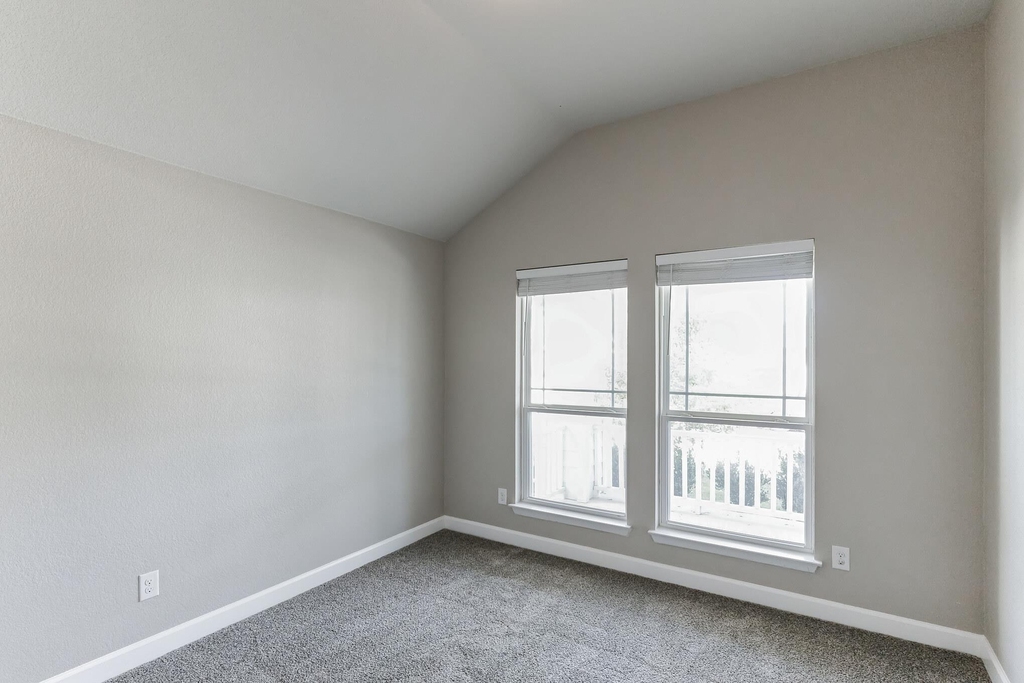 6044 Urbano Bnd - Photo 23