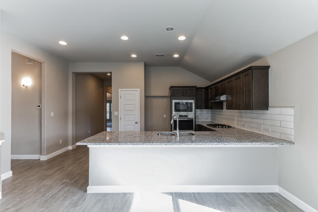 6044 Urbano Bnd - Photo 11
