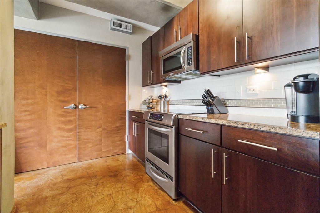 800 Brazos St - Photo 8