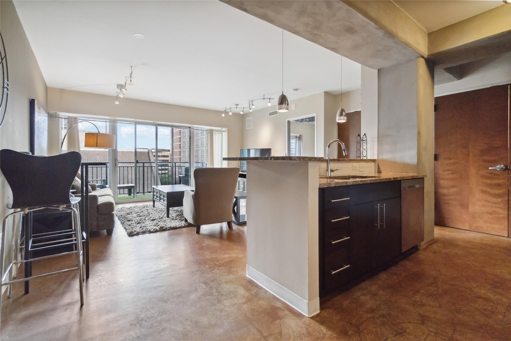 800 Brazos St - Photo 6