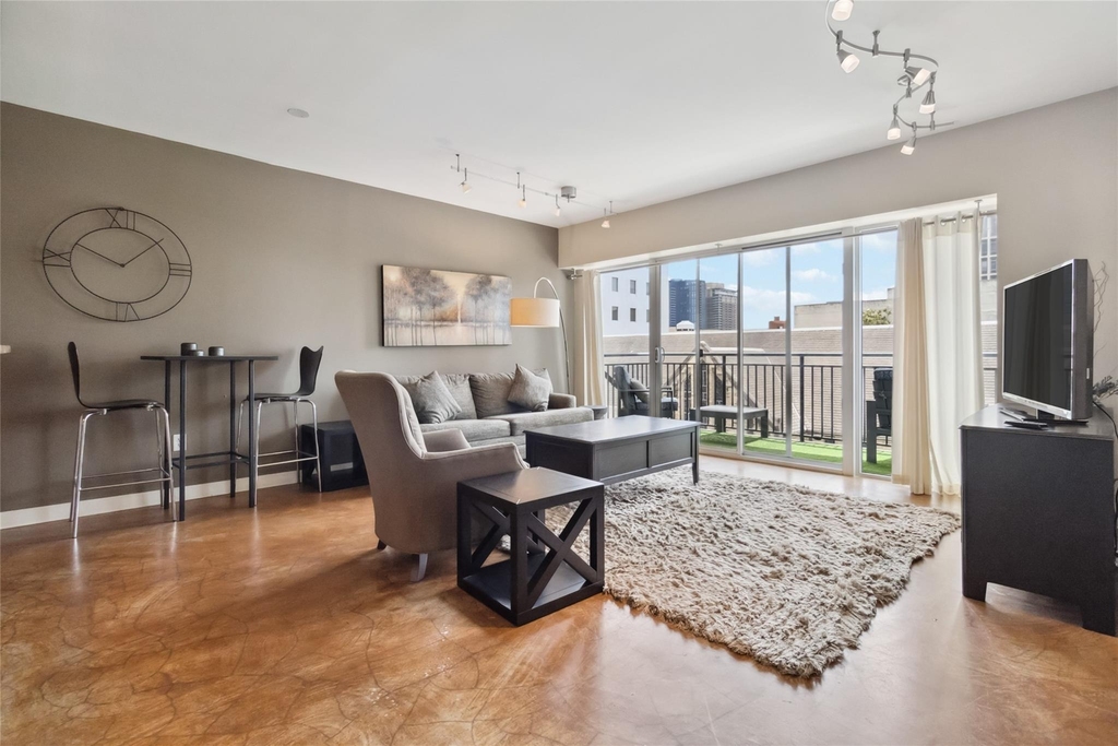 800 Brazos St - Photo 2