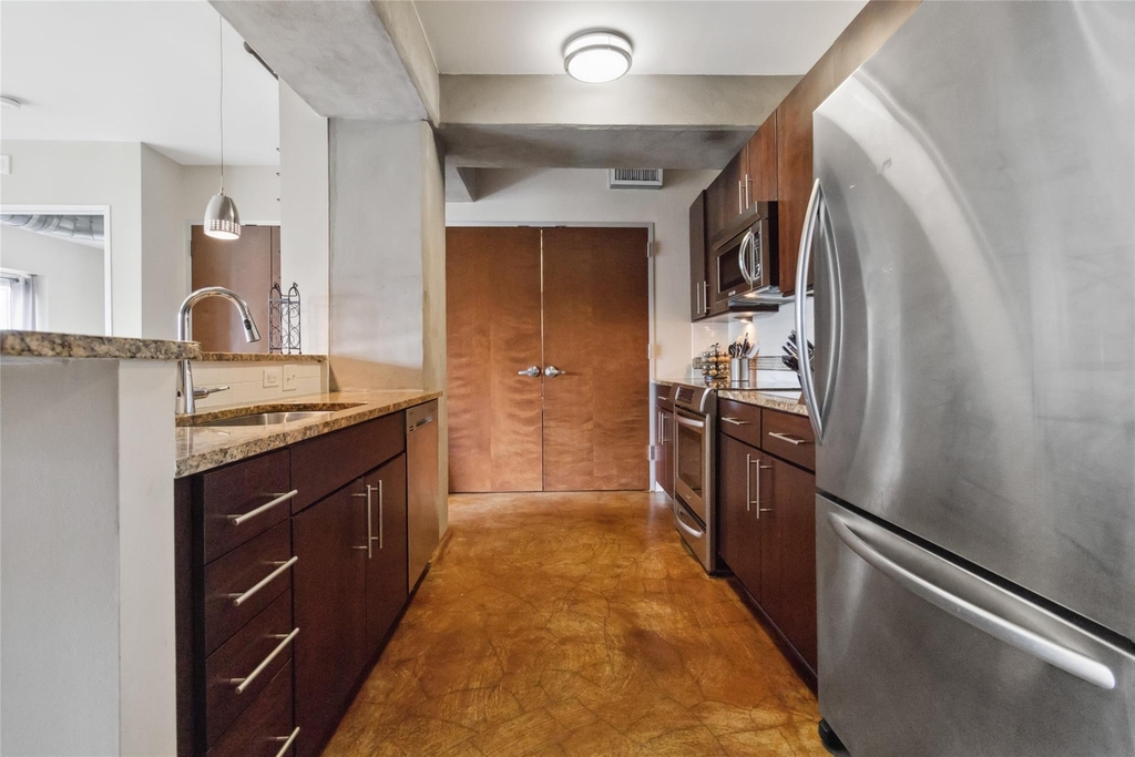 800 Brazos St - Photo 9