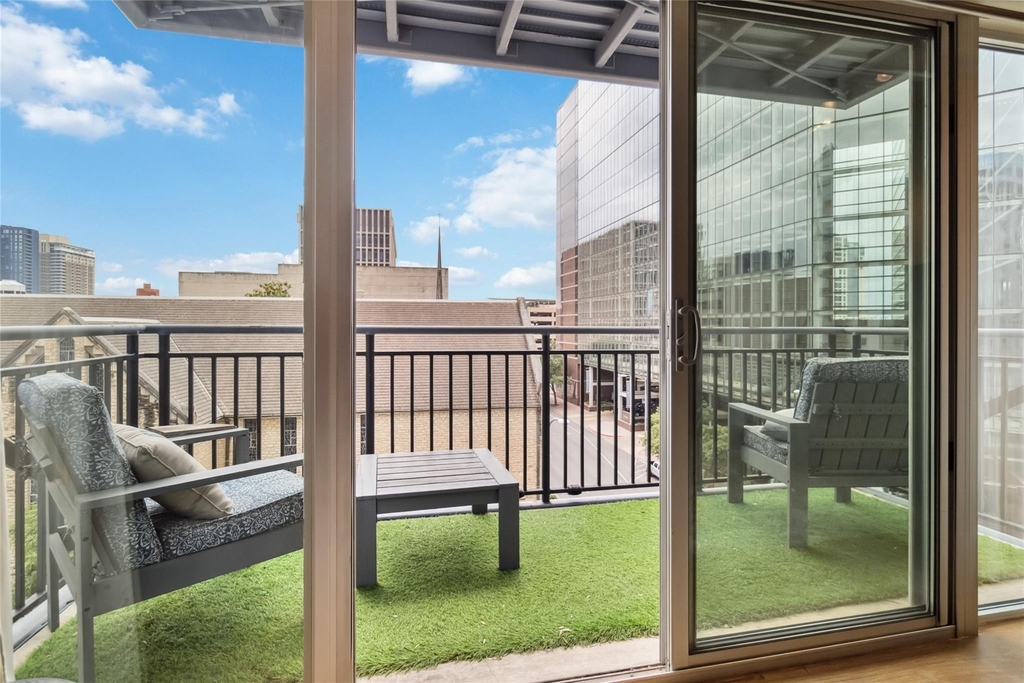 800 Brazos St - Photo 1