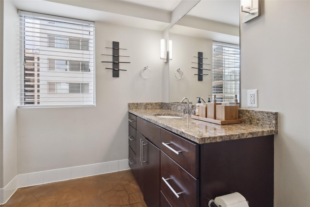 800 Brazos St - Photo 18