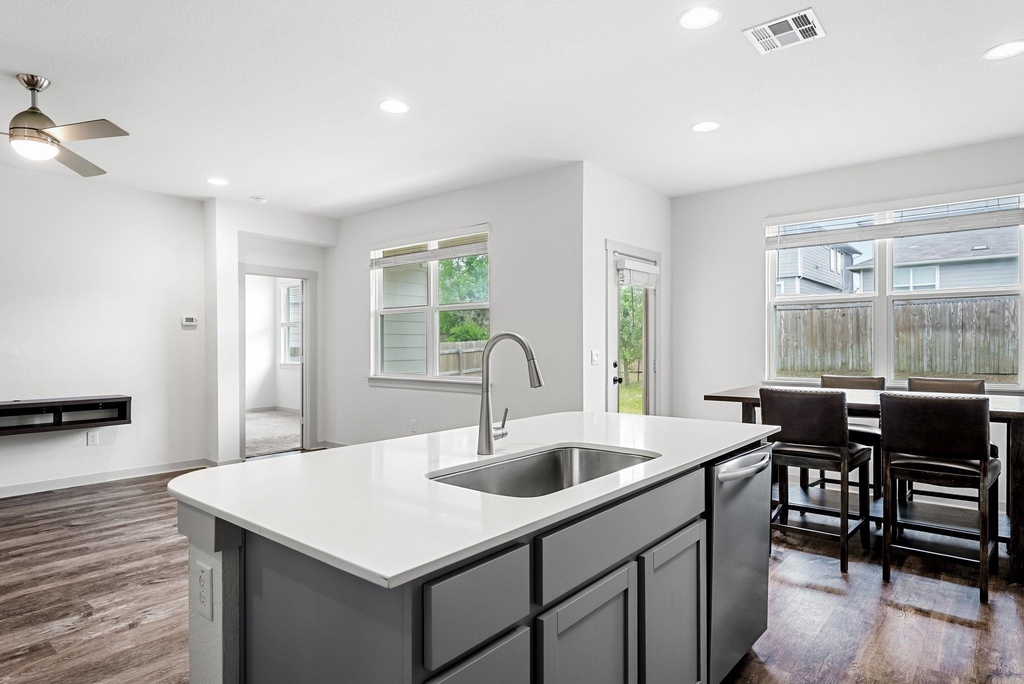 8025 City Top Blvd - Photo 9