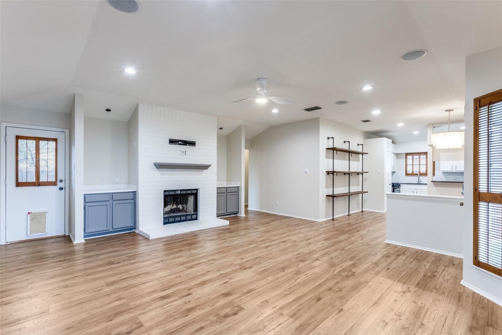 900 Angleton Cv - Photo 1