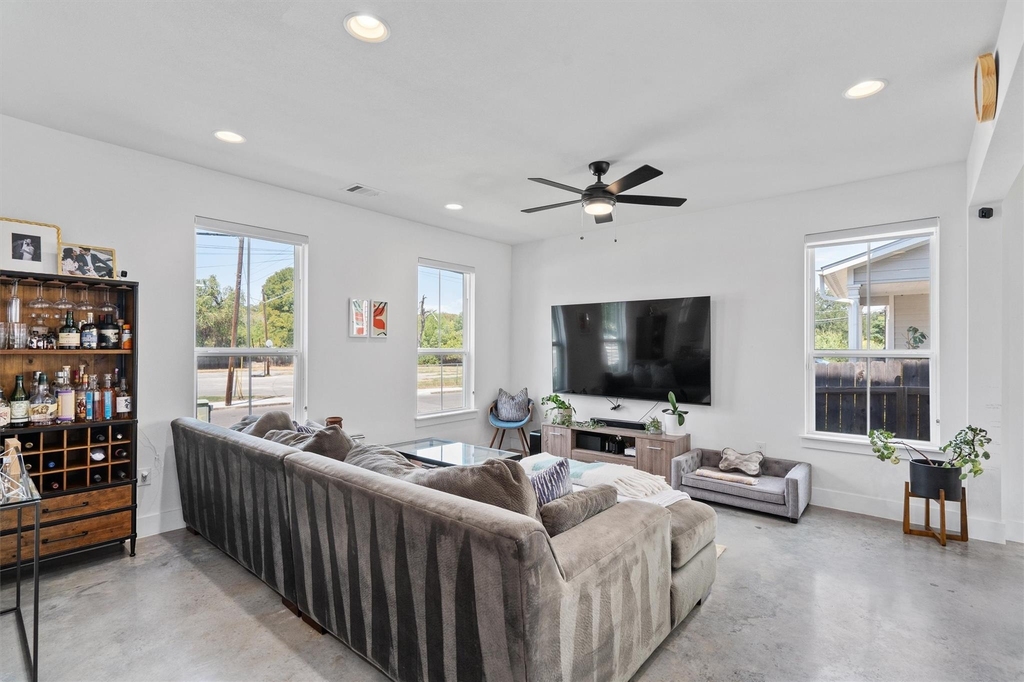 1309 Fort Branch Blvd - Photo 3