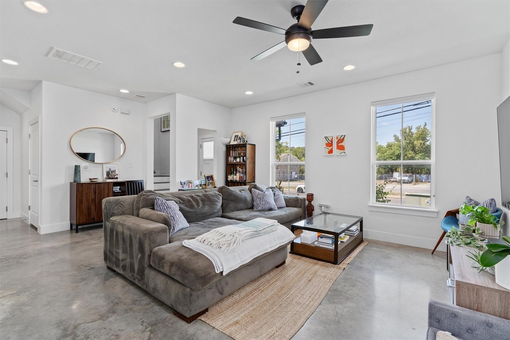 1309 Fort Branch Blvd - Photo 4