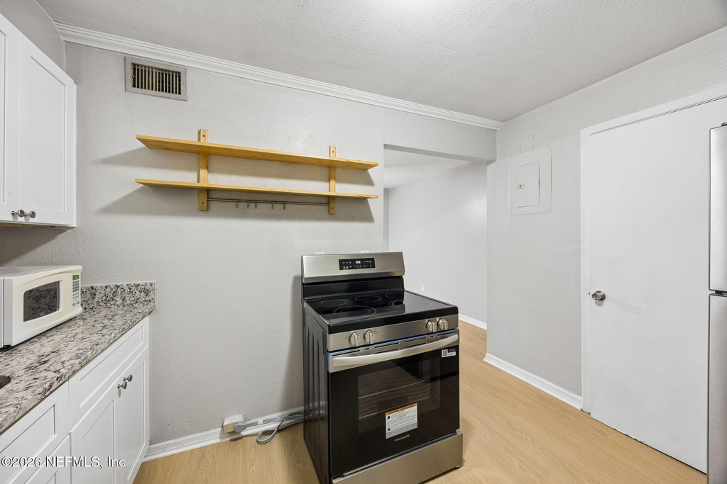 2775 Herschel Street - Photo 5