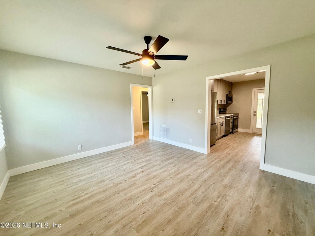 5141 Corsair Avenue - Photo 4
