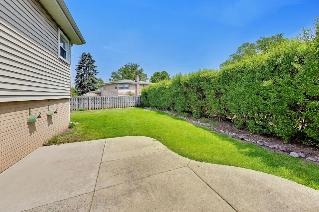 7630 Beckwith Road - Photo 31